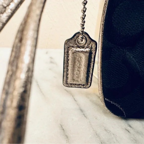 Coach Women's Black Silver Trim SIGNATURE POPPY 1941 Wristlet and Dust Bag - Picture 5 of 8